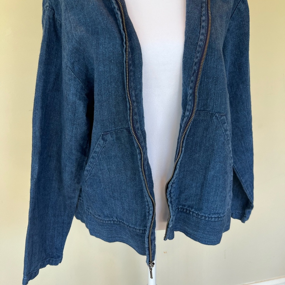 Eddie Bauer women’s jean linen zip-up size medium.